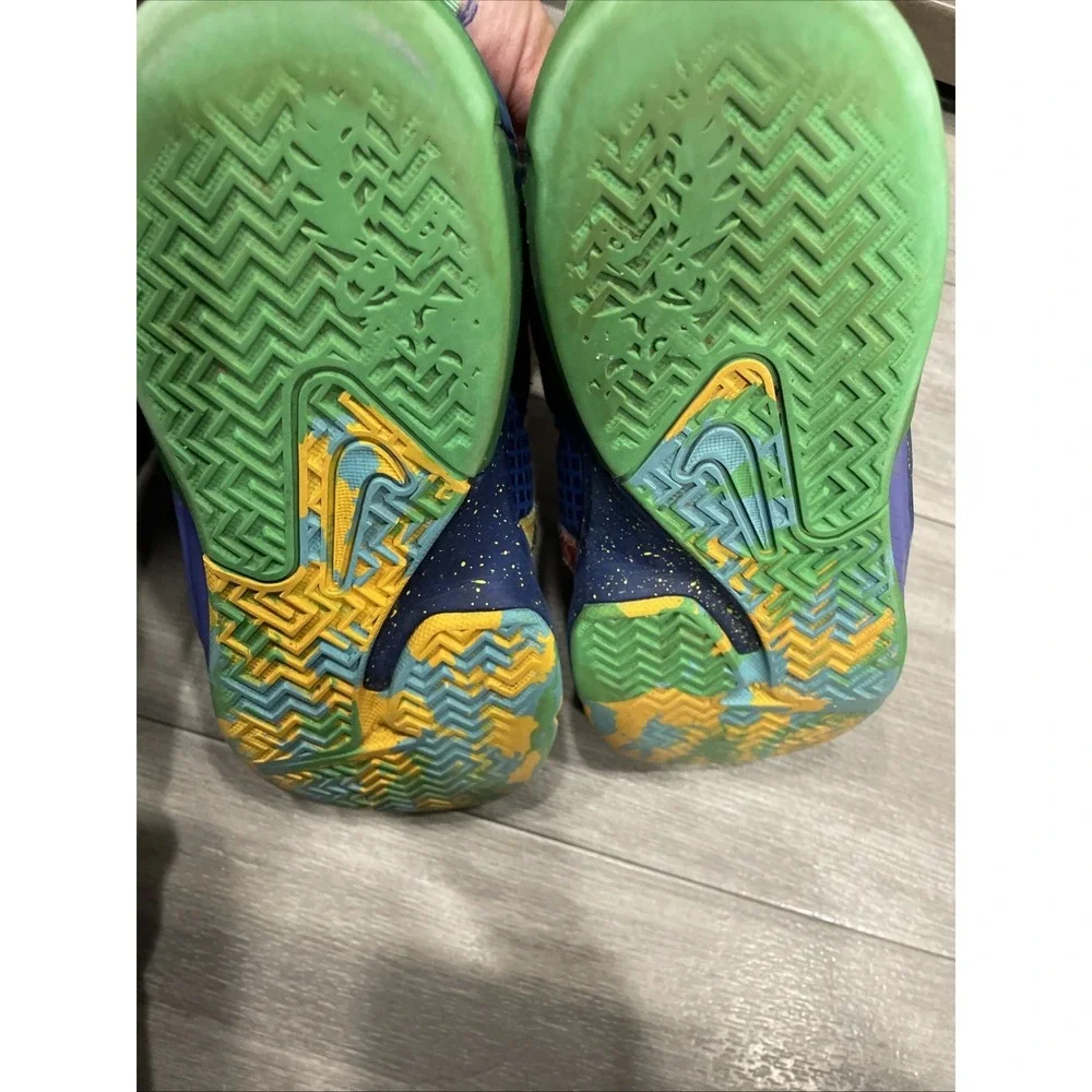 Boy's Nike LeBron Witness Multicolor Size 2.5Y Sneaker